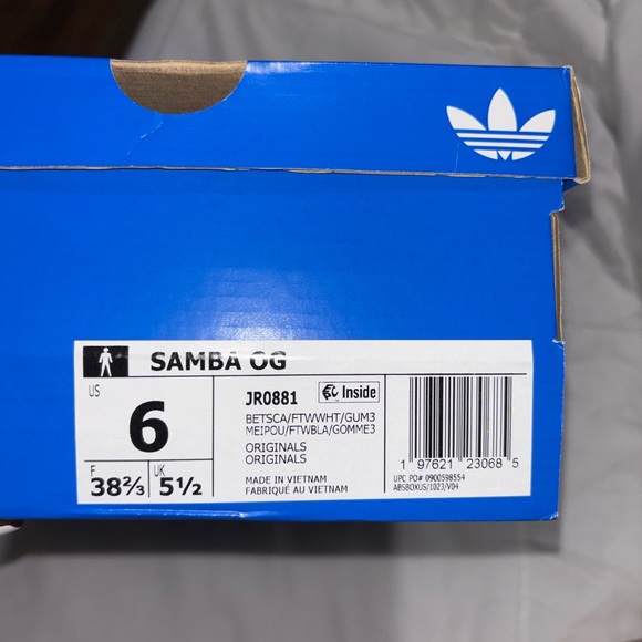 Adidas Red Sambas, 6Mens/7.5Womens - Picture 5 of 5